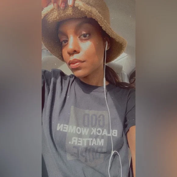 Graphic Tee ✨ - Picture 5 of 6